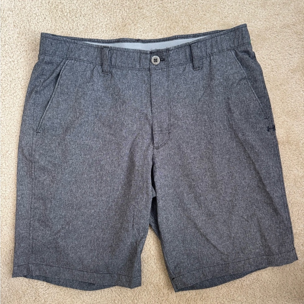 Under Armour Men's Heather Charcoal Flat-Front Shorts